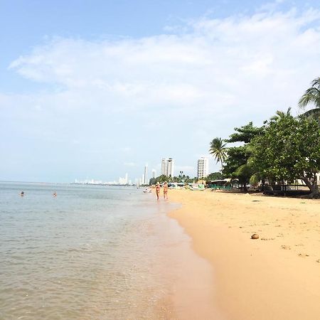 Sunshine Beach Condotel By Lux Praia de Jomtien Exterior foto