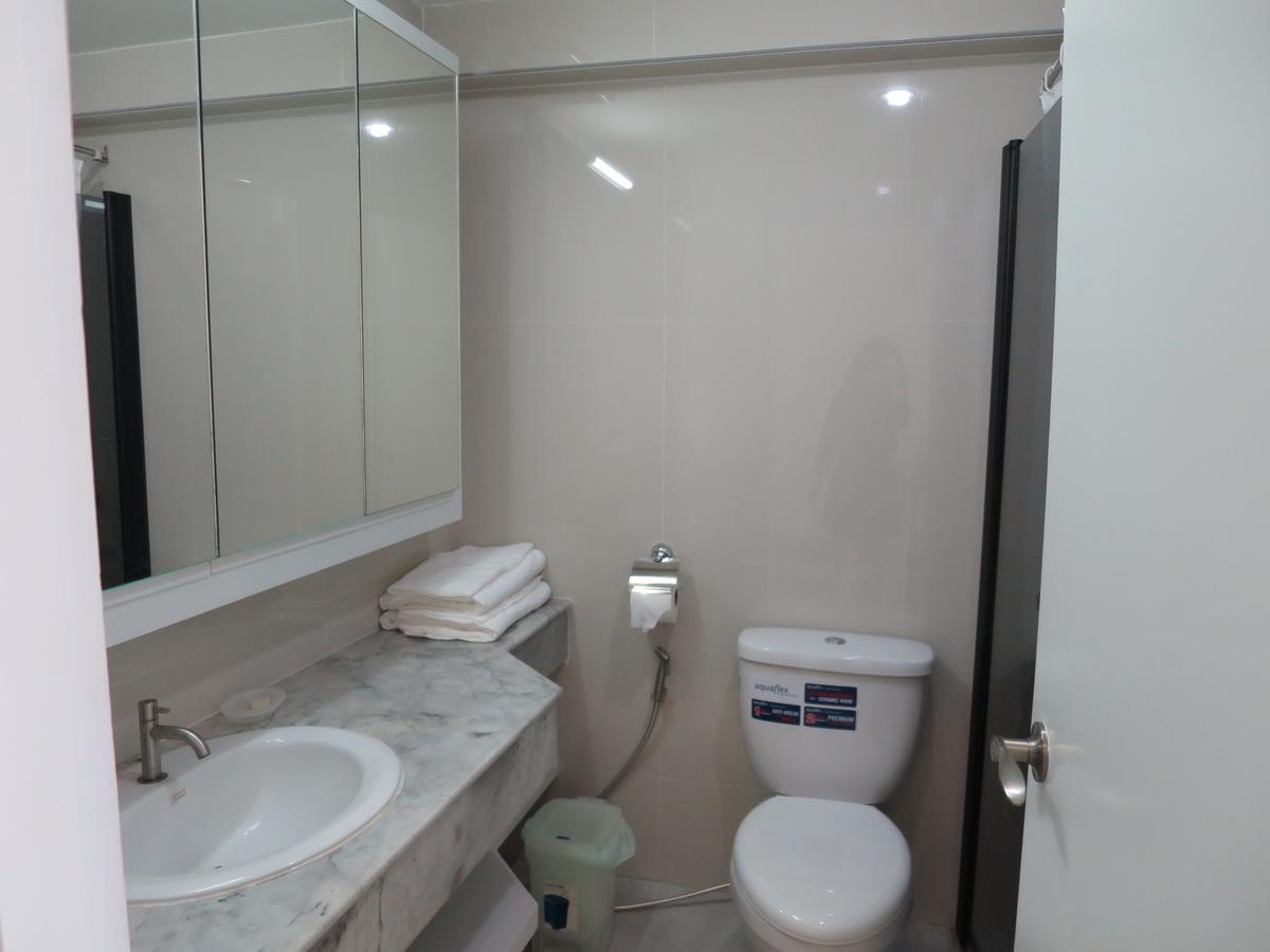 Sunshine Beach Condotel By Lux Praia de Jomtien Exterior foto